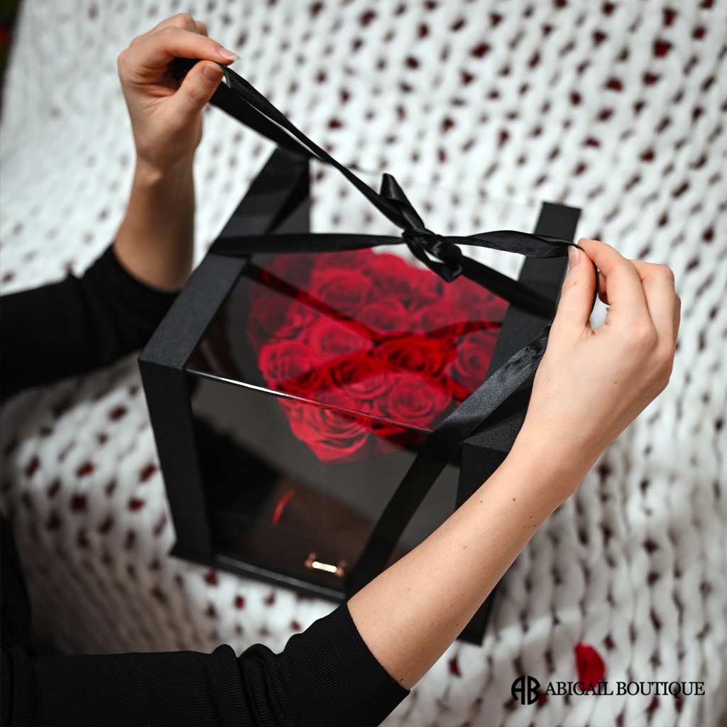 Preserved Red Roses In A Luxury Love Heart Shaped Box &amp; Heart Necklace
