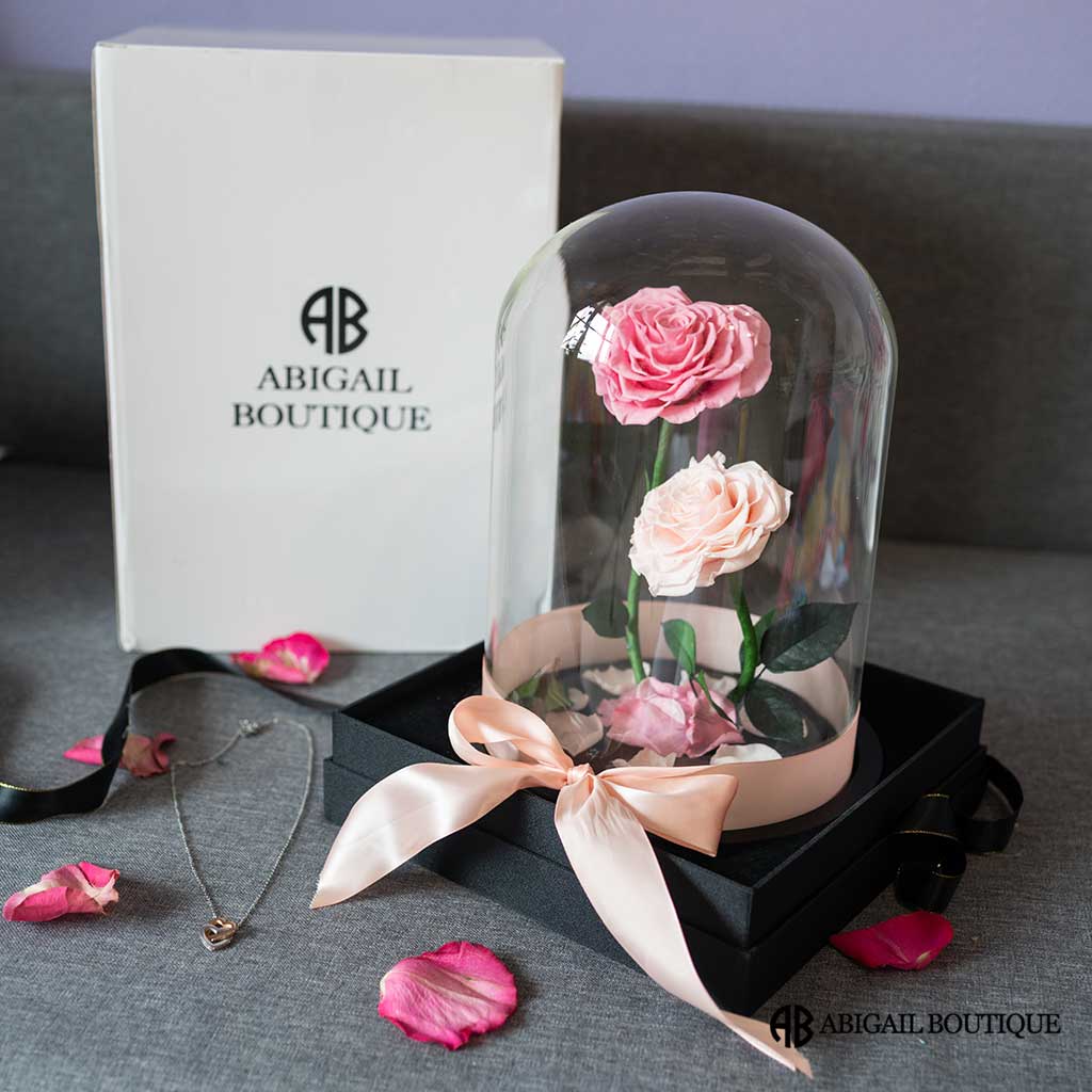 XL HEART SHAPED PRESERVED ROSES IN GLASS DOME WITH DOUBLE HEARTS NECKLACE