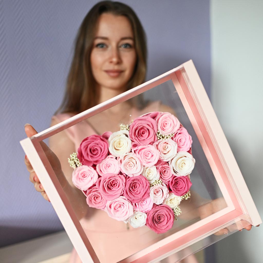 Preserved Roses In A Lux Floating Heart Shaped Box With A Sunflower Necklace