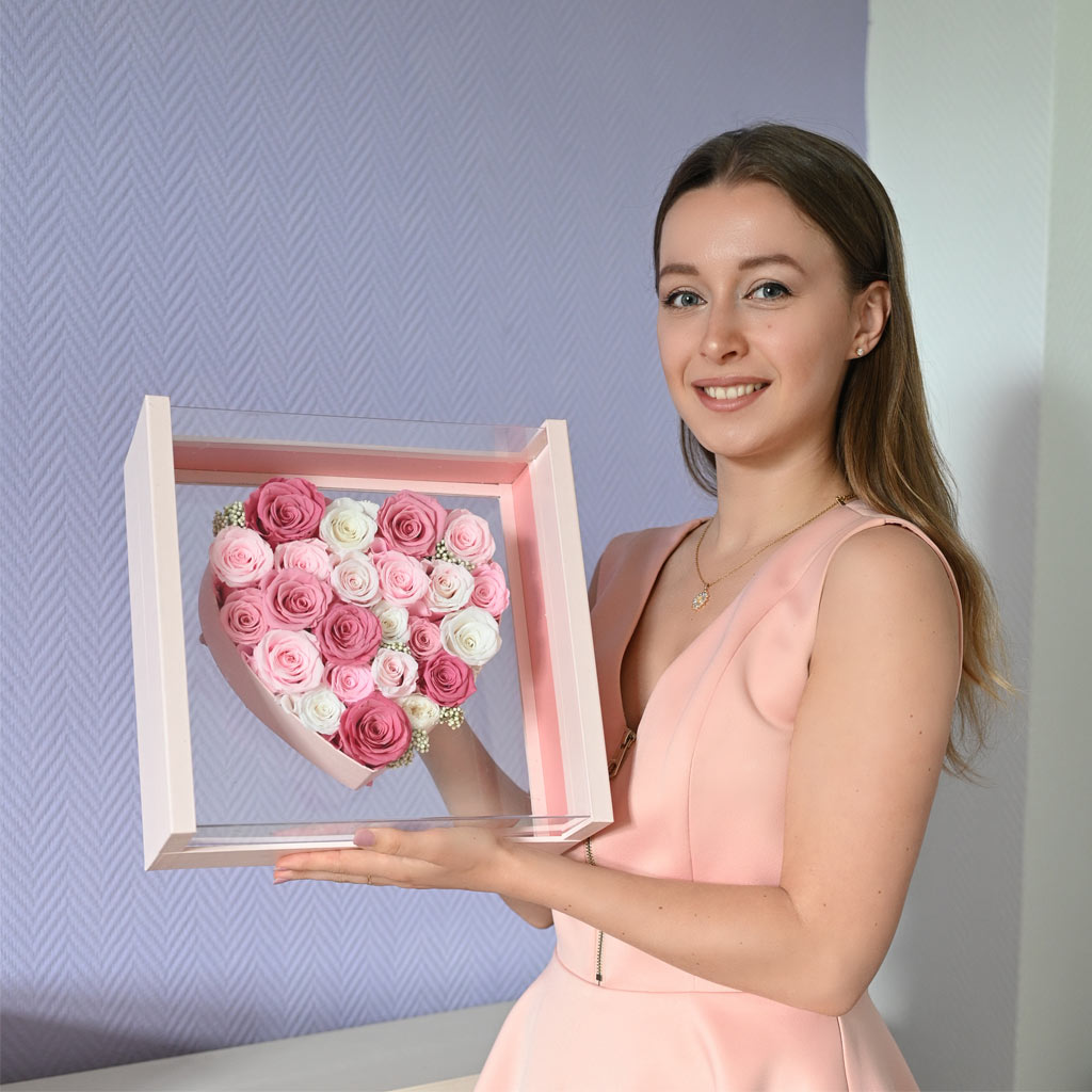 Preserved Roses In A Lux Floating Heart Shaped Box With A Sunflower Necklace