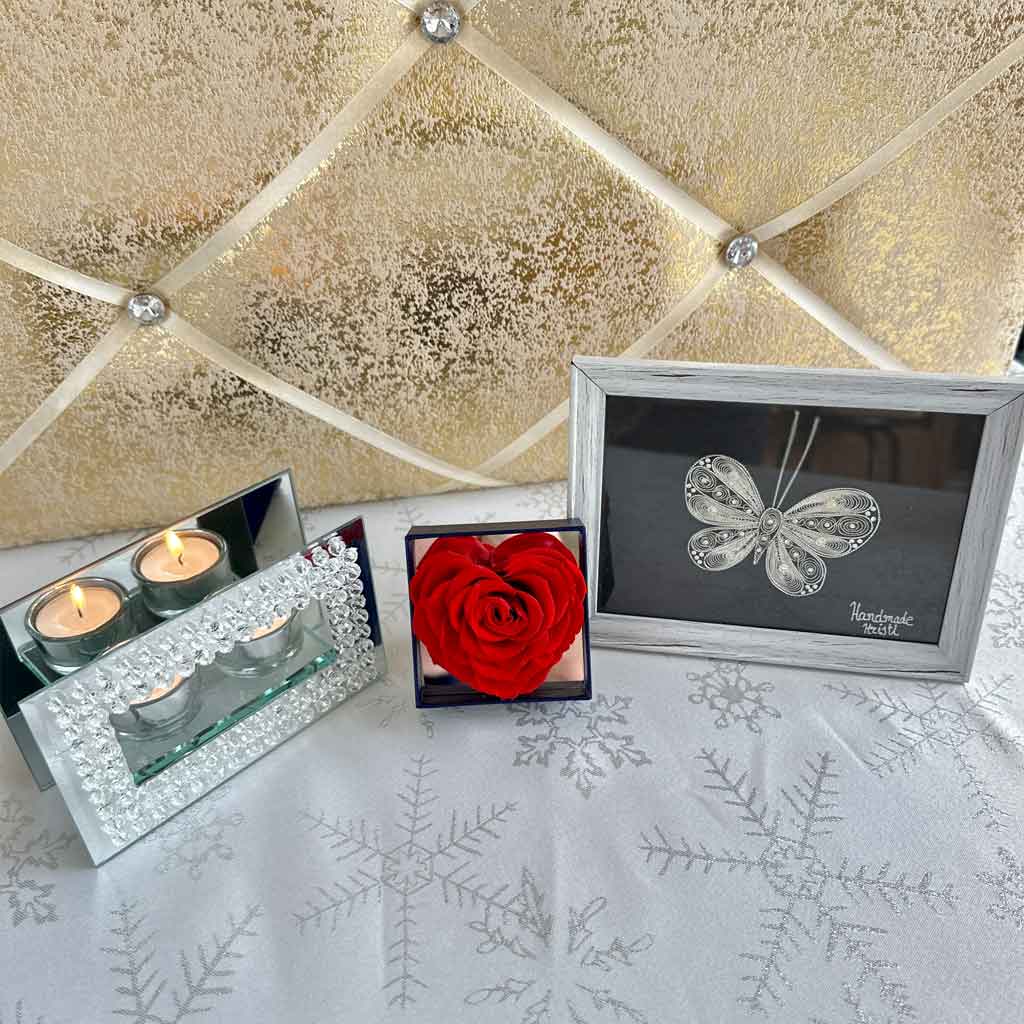 Heart Shaped Preserved Rose On Mirror Jewelry Box With Heart Love Necklace